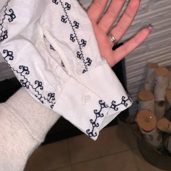 Treasure & Bond White V-Neck Boho Embroidered‎ Long Sleeve Top Small NWT - Picture 6 of 6
